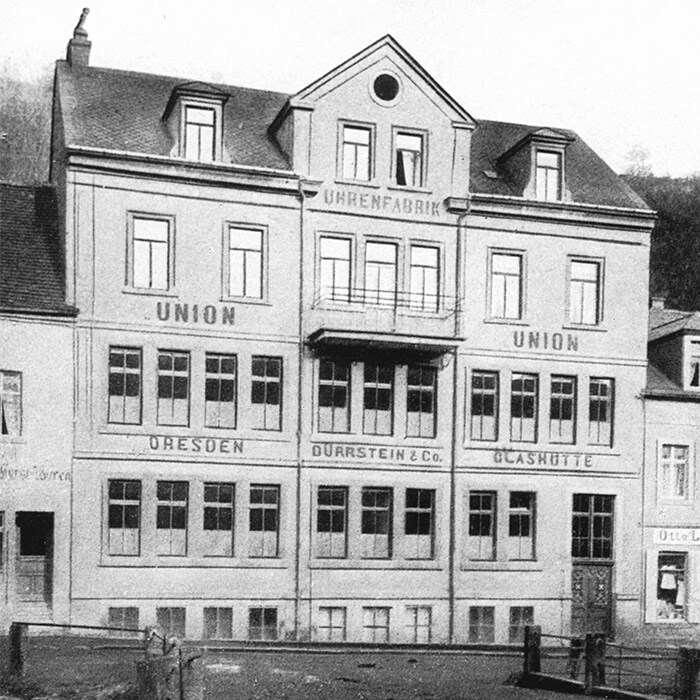 1899